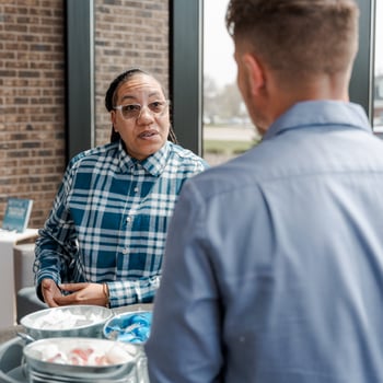 cccu-employee-with-customer